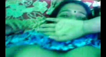 sex gym Người Phụ nữ Nhật bản đưa âm hộ lông của mình sex y tá cho nhà sản xuất.