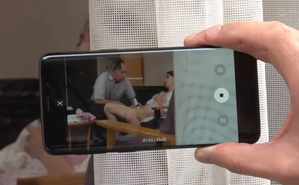 sex chína Con dâu gian díu với bố chồng bị gã quản lý khu phố phát hiện